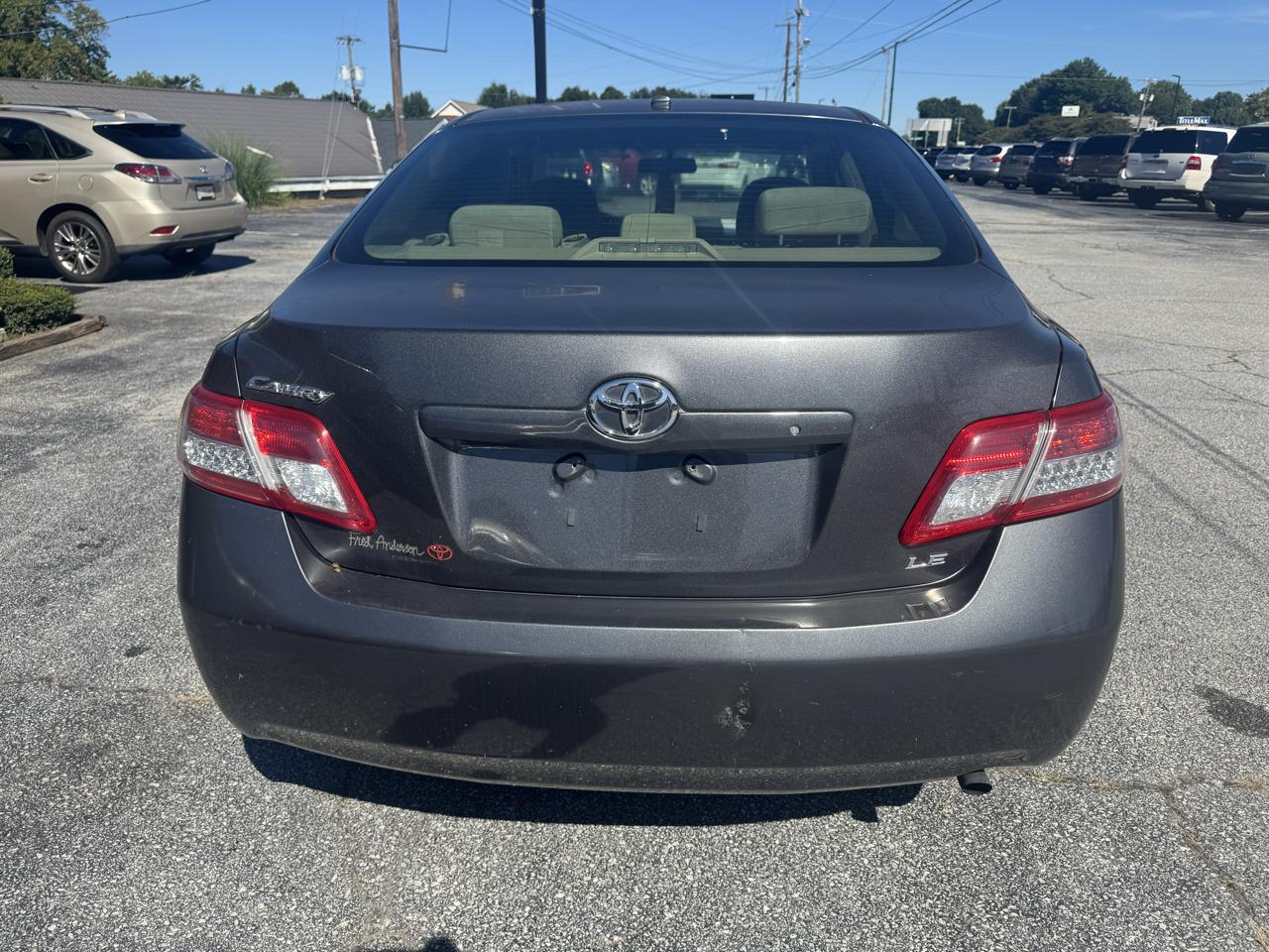 Toyota Camry Base 6-Spd AT 2011