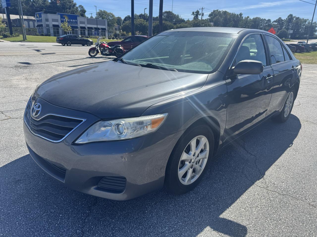 Toyota Camry Base 6-Spd AT 2011