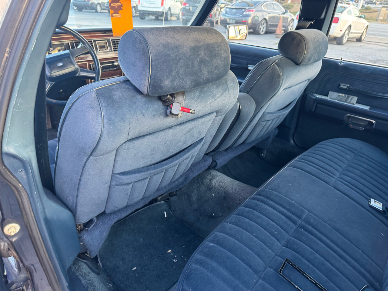 Ford Crown Victoria LX 4-Door 1987