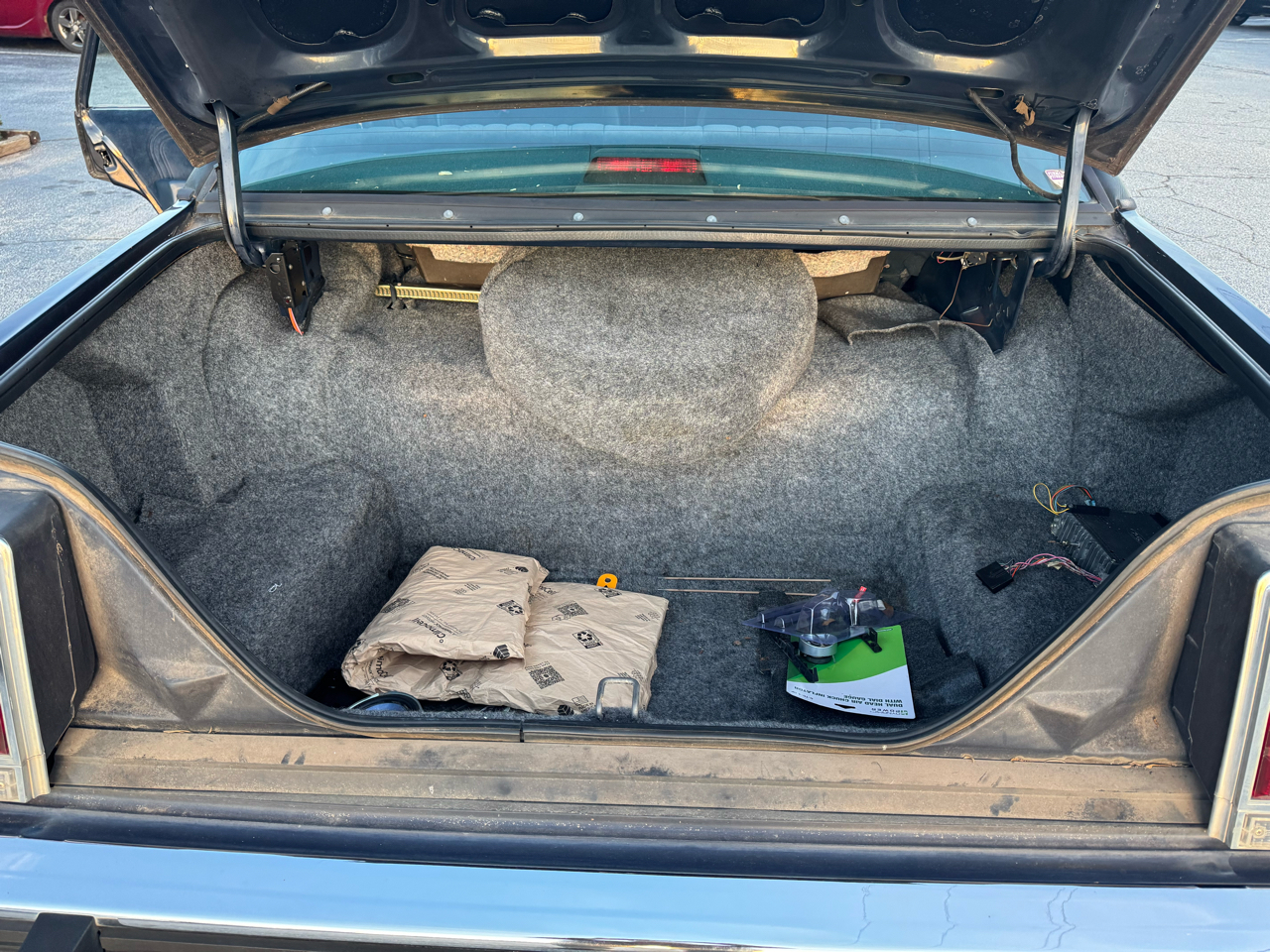 Ford Crown Victoria LX 4-Door 1987