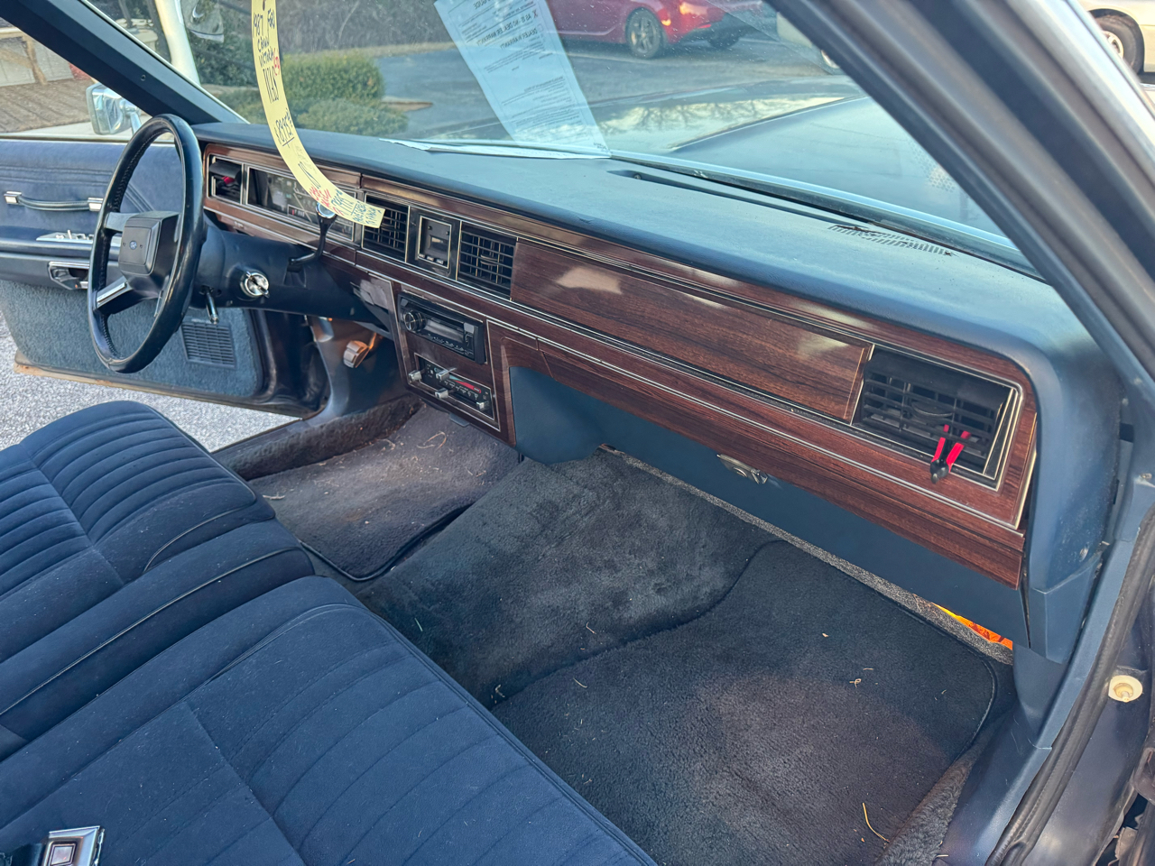 Ford Crown Victoria LX 4-Door 1987