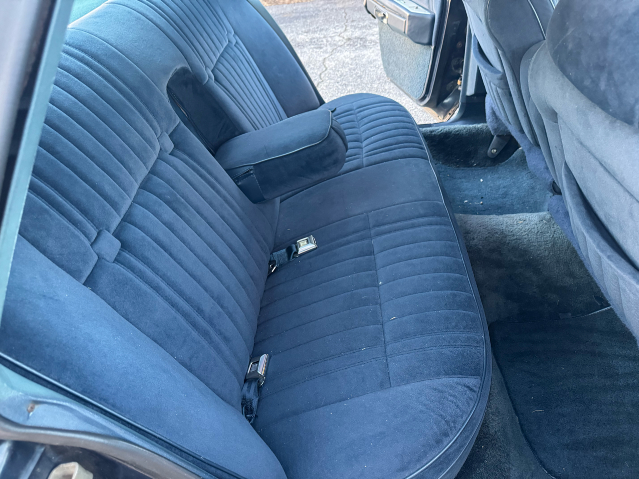 Ford Crown Victoria LX 4-Door 1987