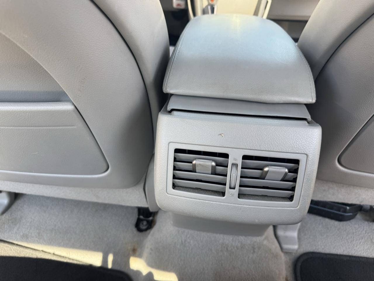 Toyota Camry LE V6 6-Spd AT 2009