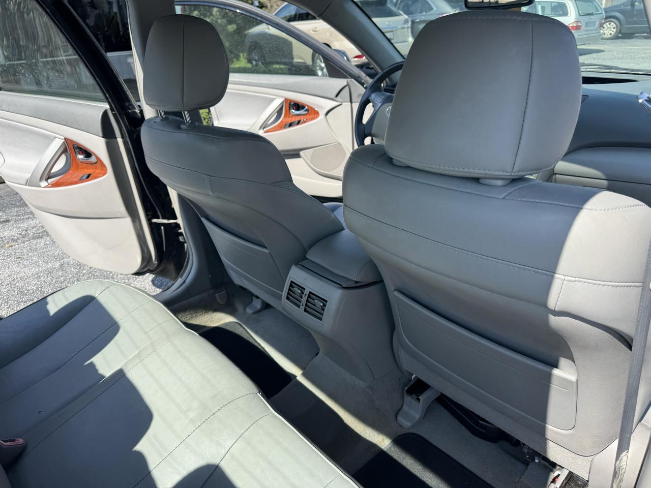 Toyota Camry LE V6 6-Spd AT 2009