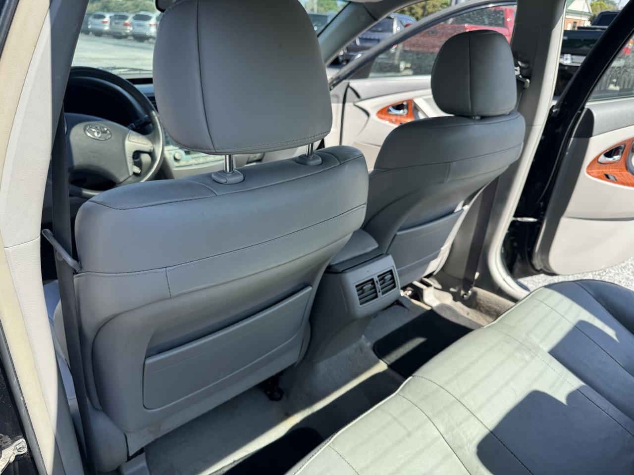 Toyota Camry LE V6 6-Spd AT 2009