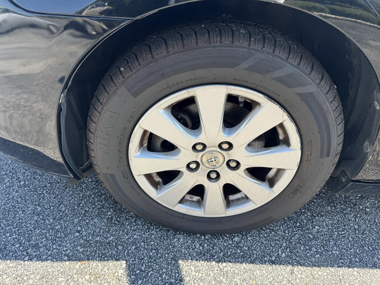Toyota Camry LE V6 6-Spd AT 2009