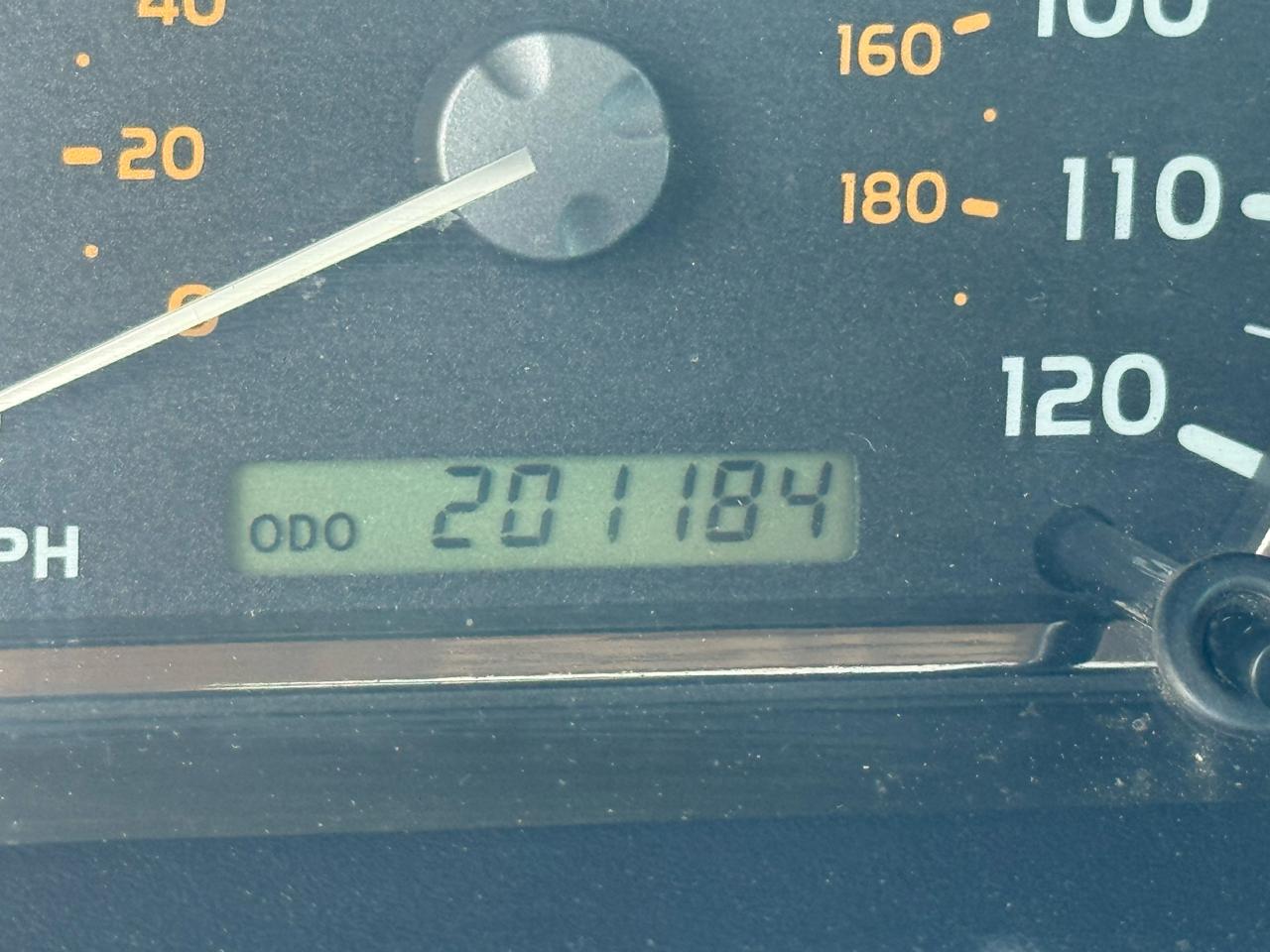 Toyota Sequoia SR5 2WD 2005