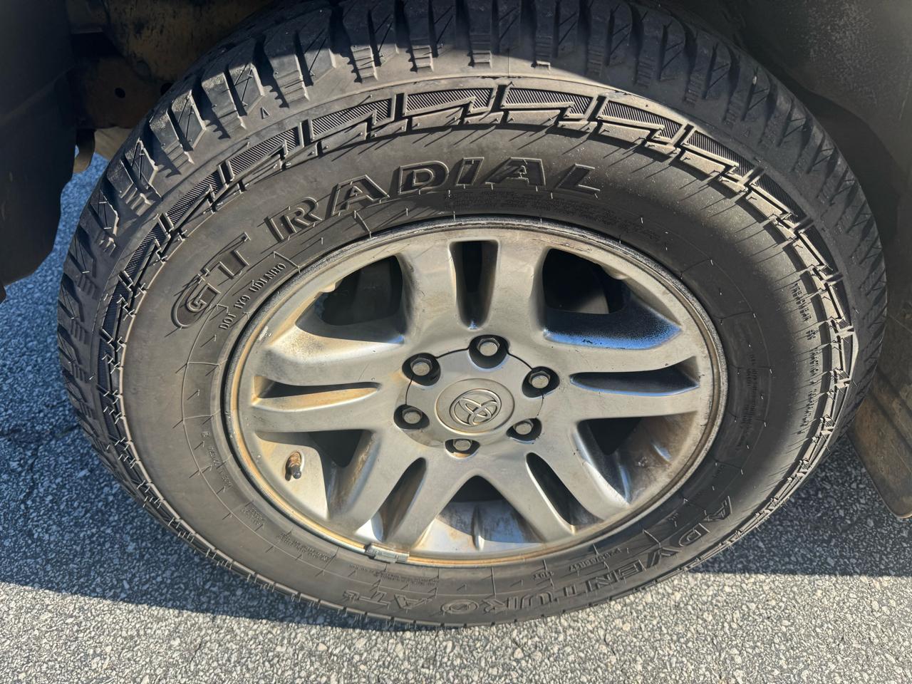 Toyota Sequoia SR5 2WD 2005