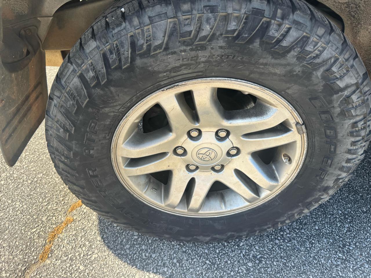 Toyota Sequoia SR5 2WD 2005