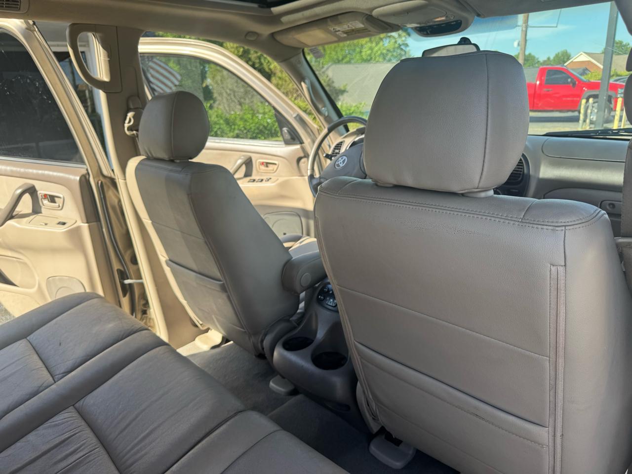 Toyota Sequoia SR5 2WD 2005