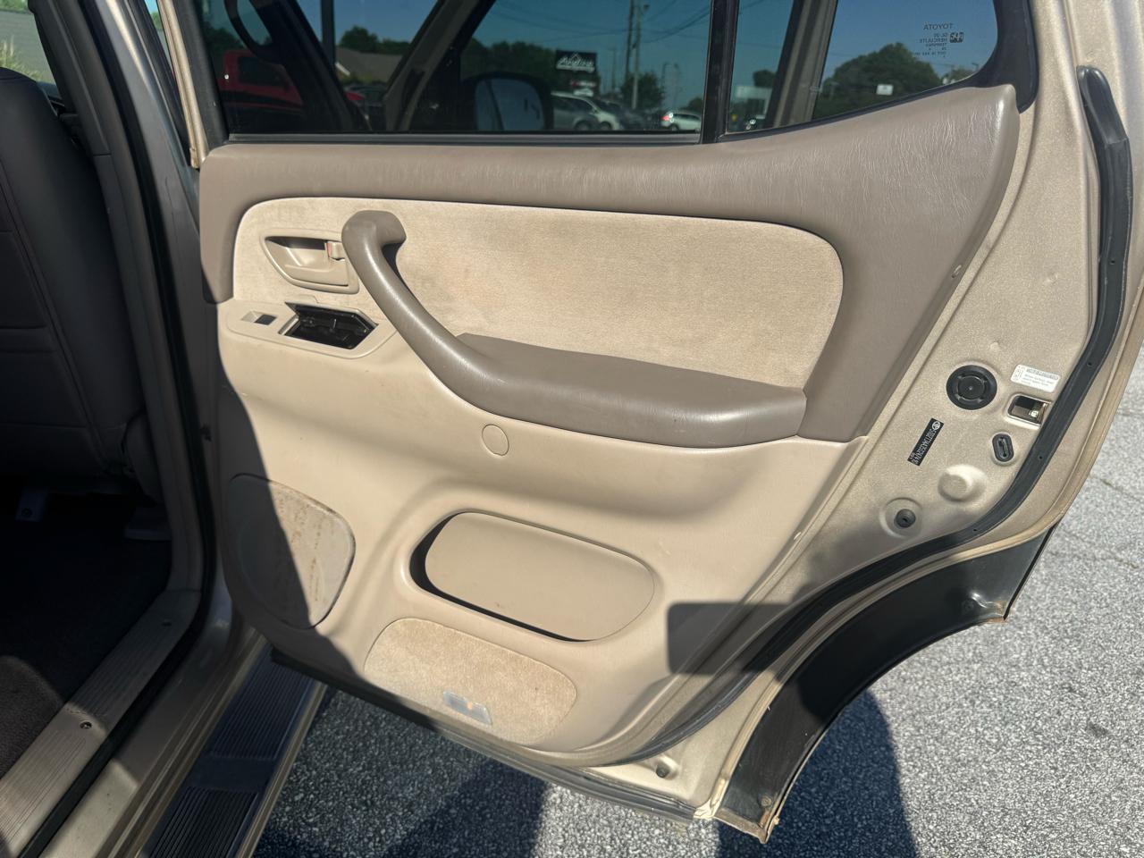 Toyota Sequoia SR5 2WD 2005