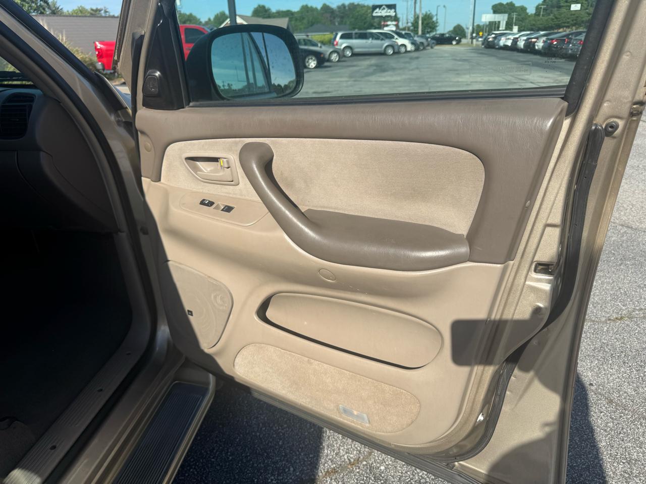 Toyota Sequoia SR5 2WD 2005