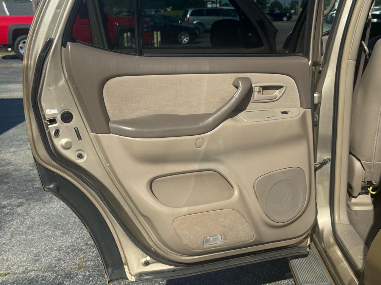 Toyota Sequoia SR5 2WD 2005