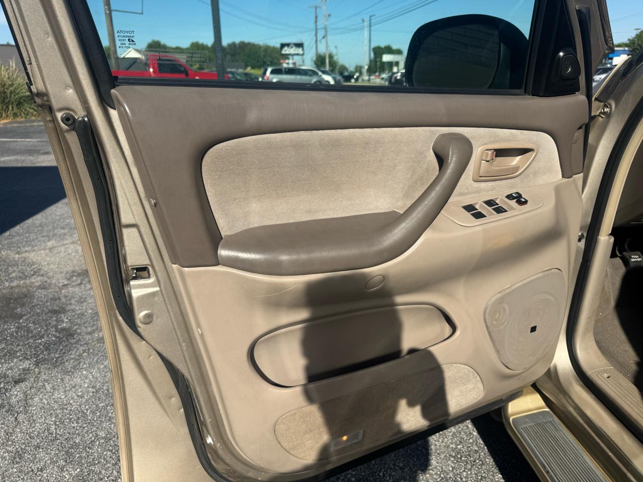 Toyota Sequoia SR5 2WD 2005