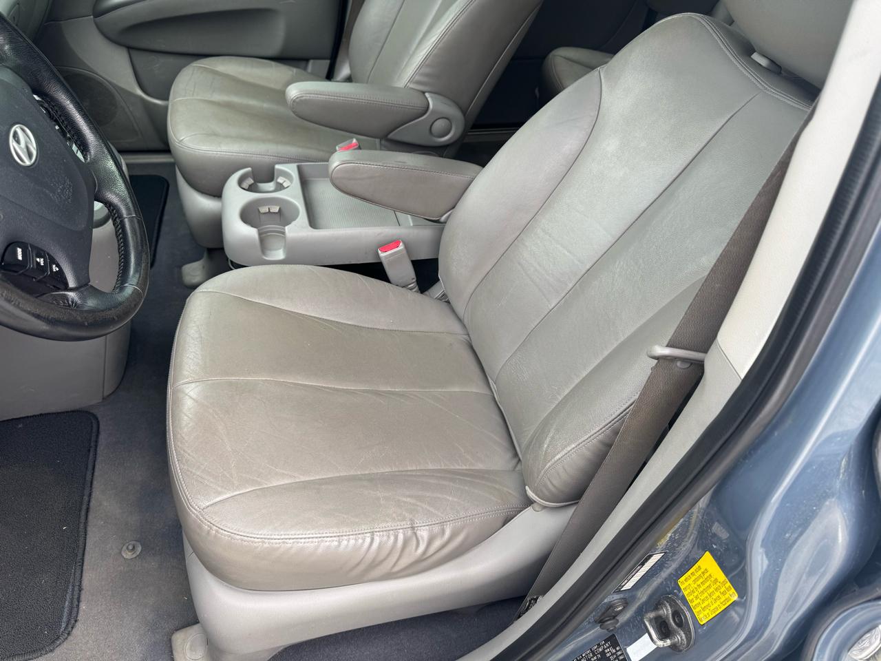 Hyundai Entourage GLS 2008