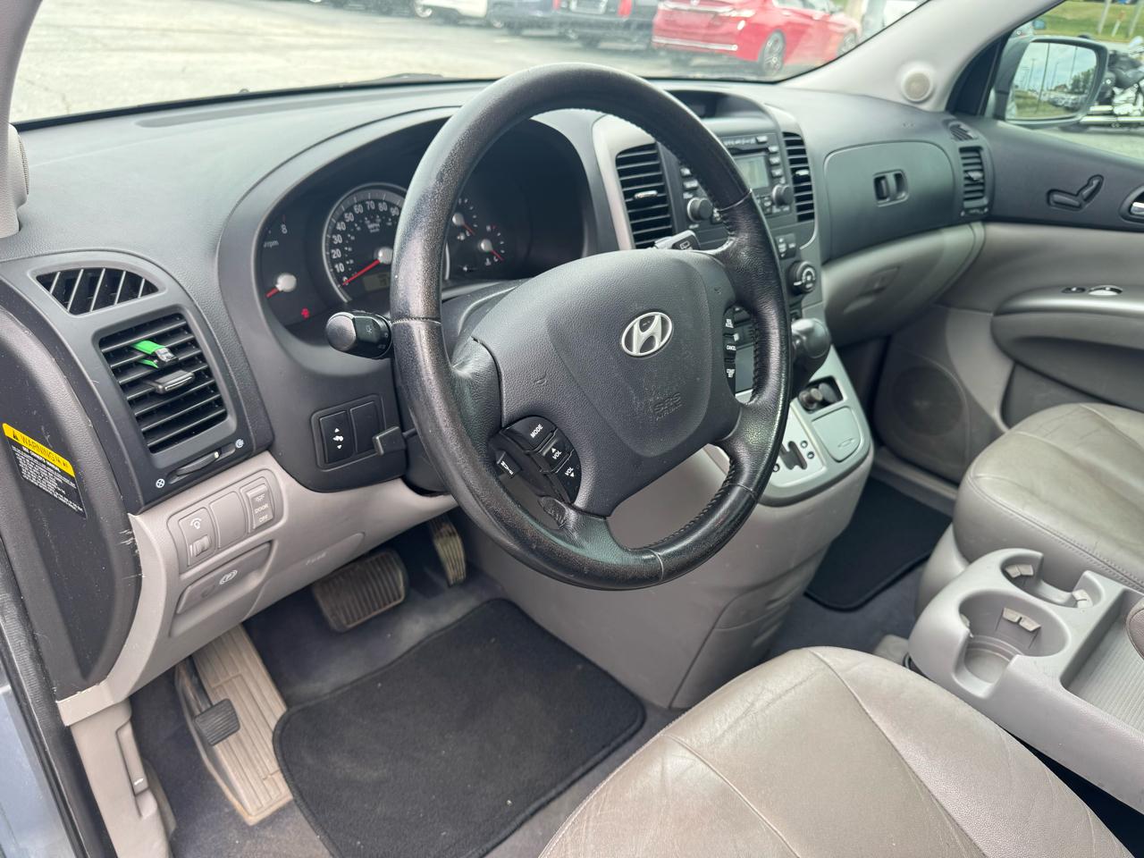 Hyundai Entourage GLS 2008