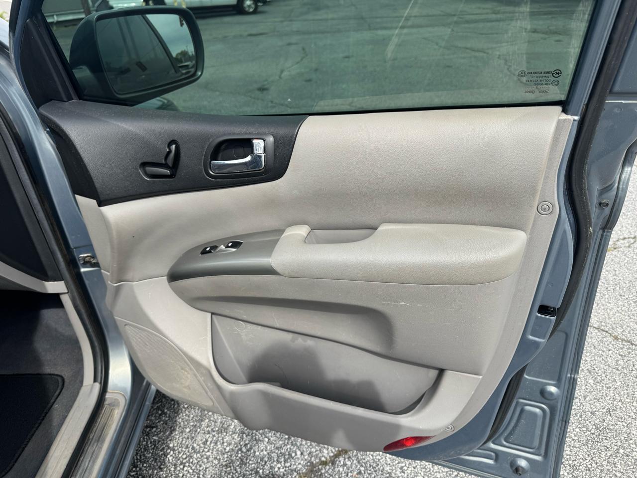 Hyundai Entourage GLS 2008