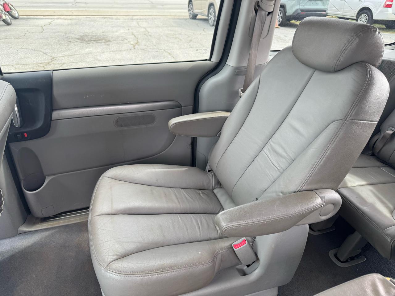 Hyundai Entourage GLS 2008