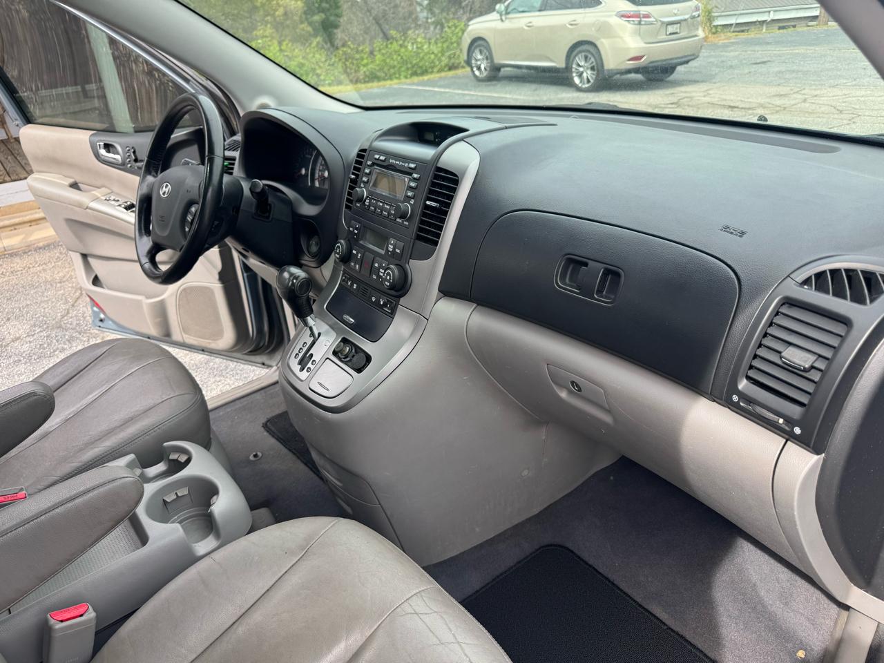 Hyundai Entourage GLS 2008