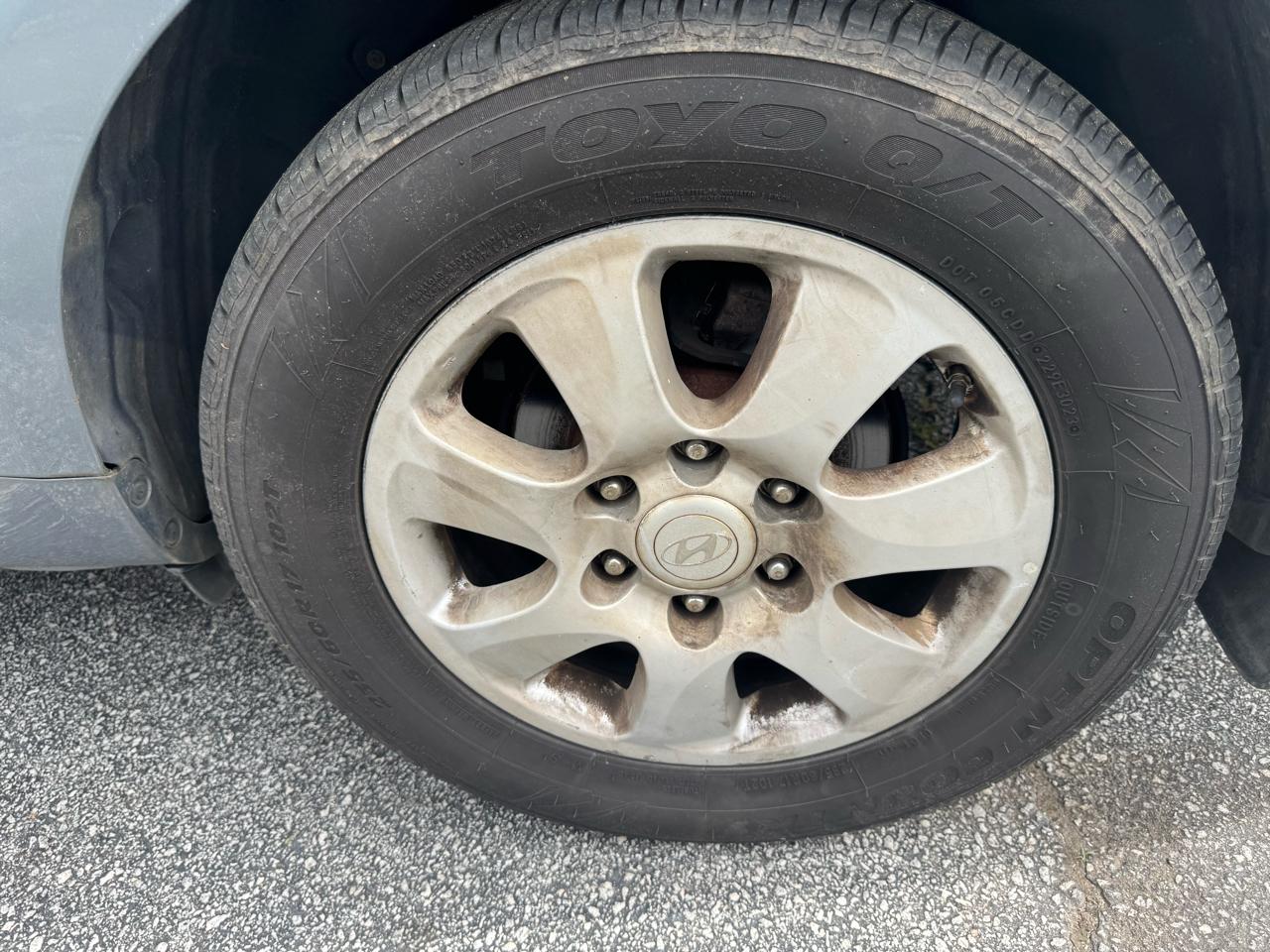 Hyundai Entourage GLS 2008