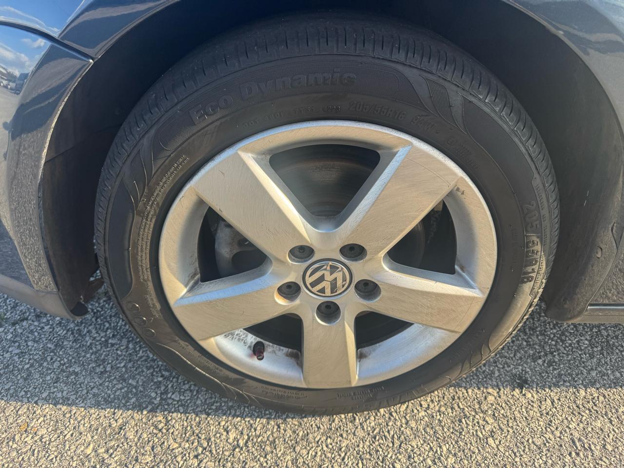 Volkswagen Jetta SE 2009