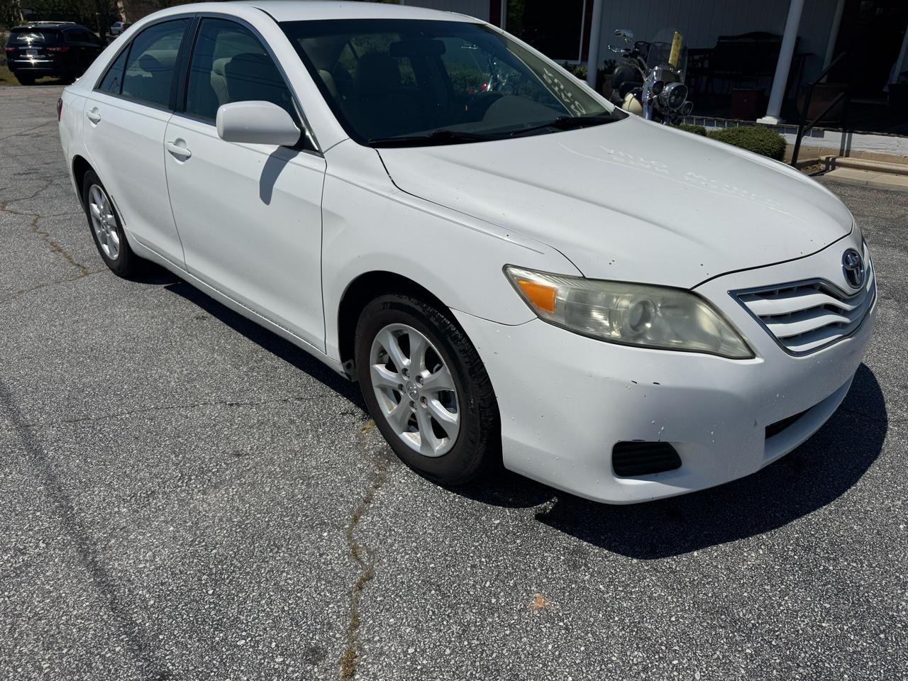 Toyota Camry 4dr Sdn I4 Man LE (Natl) 2011