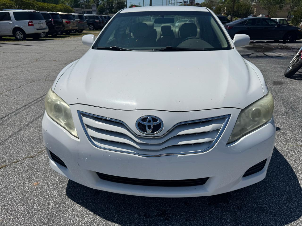 Toyota Camry 4dr Sdn I4 Man LE (Natl) 2011