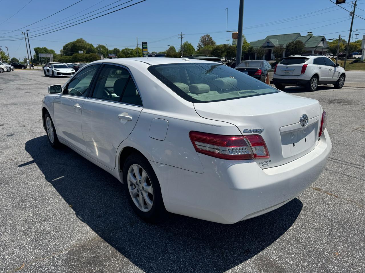 Toyota Camry 4dr Sdn I4 Man LE (Natl) 2011