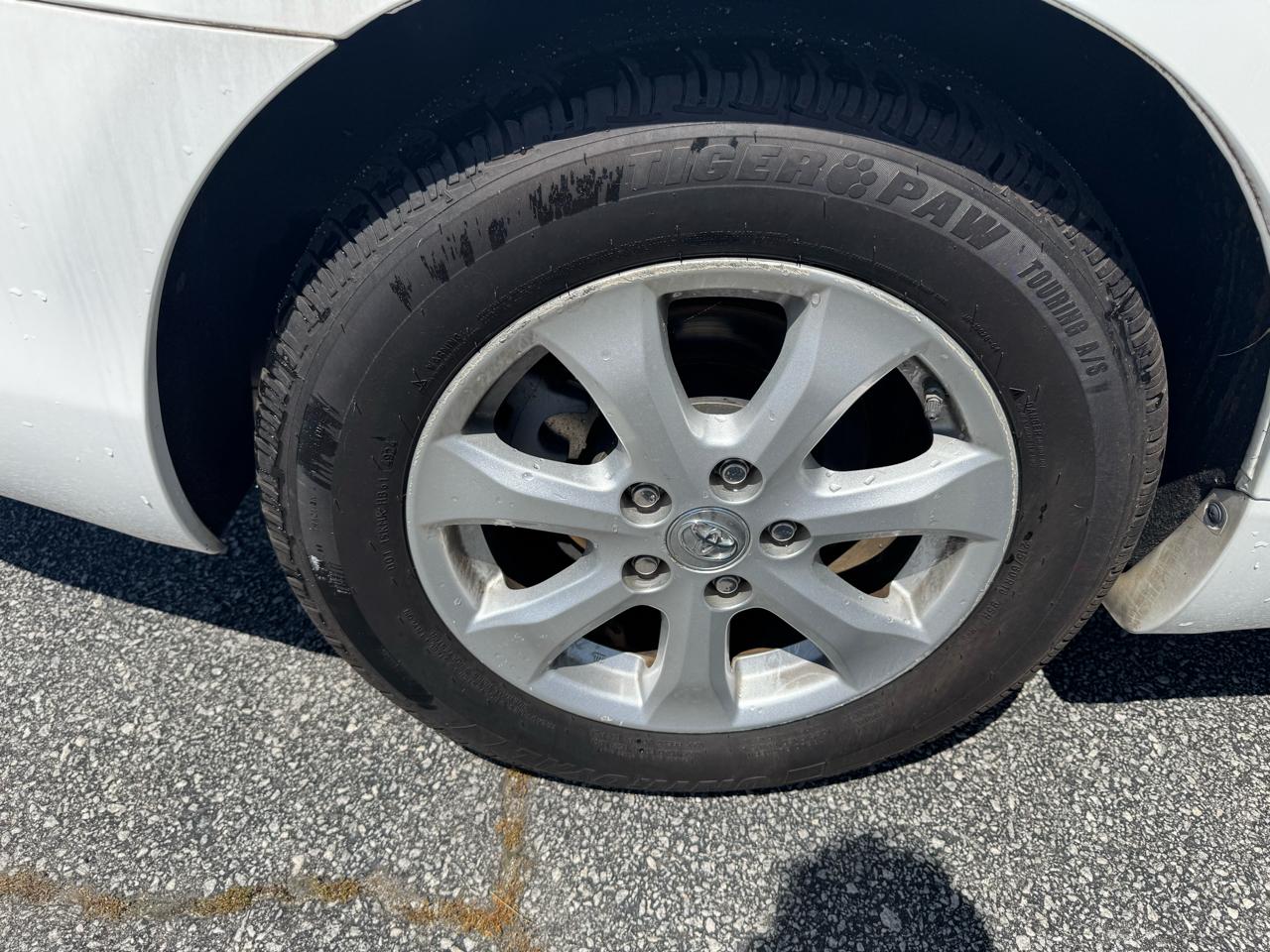 Toyota Camry 4dr Sdn I4 Man LE (Natl) 2011