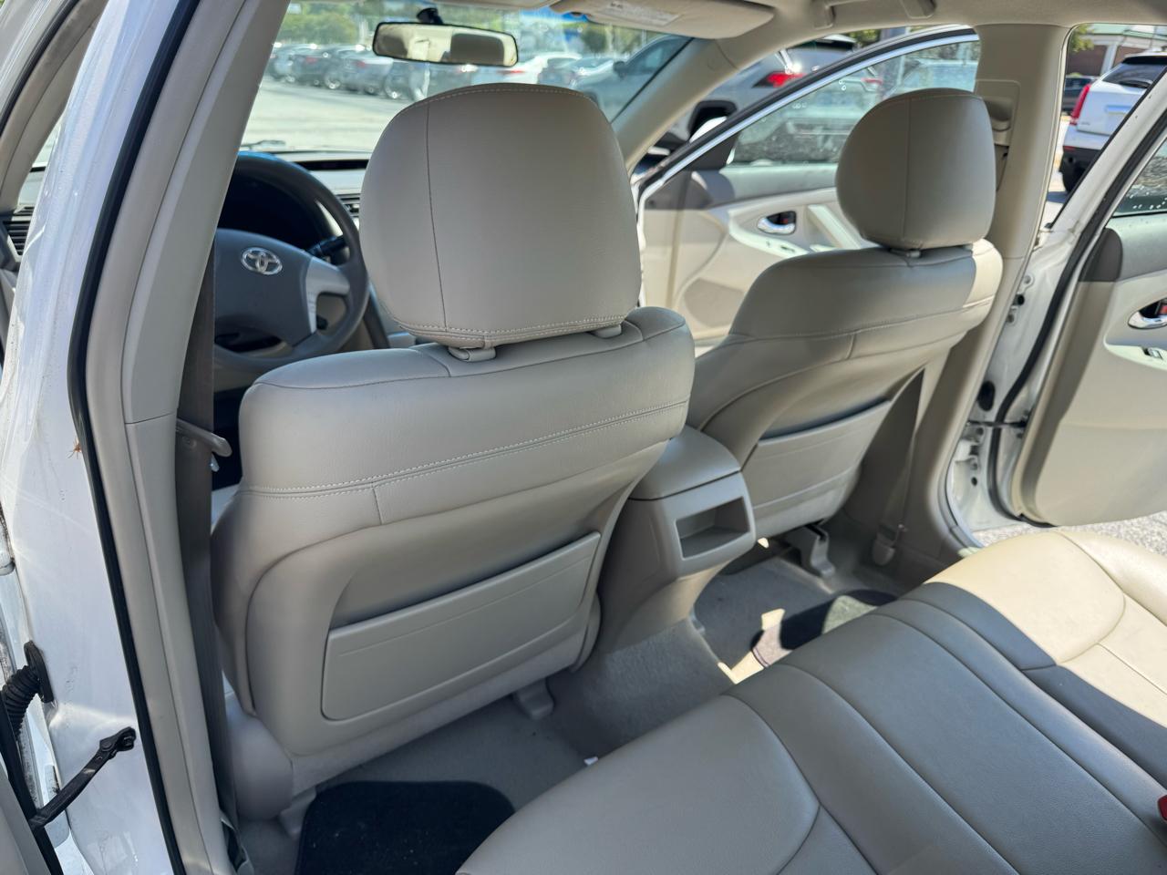 Toyota Camry 4dr Sdn I4 Man LE (Natl) 2011