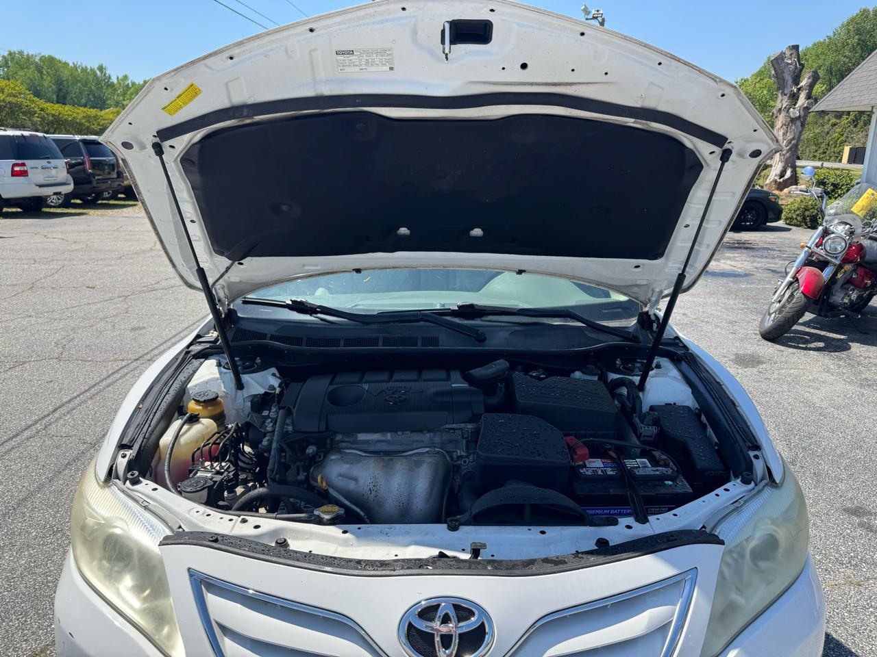 Toyota Camry 4dr Sdn I4 Man LE (Natl) 2011