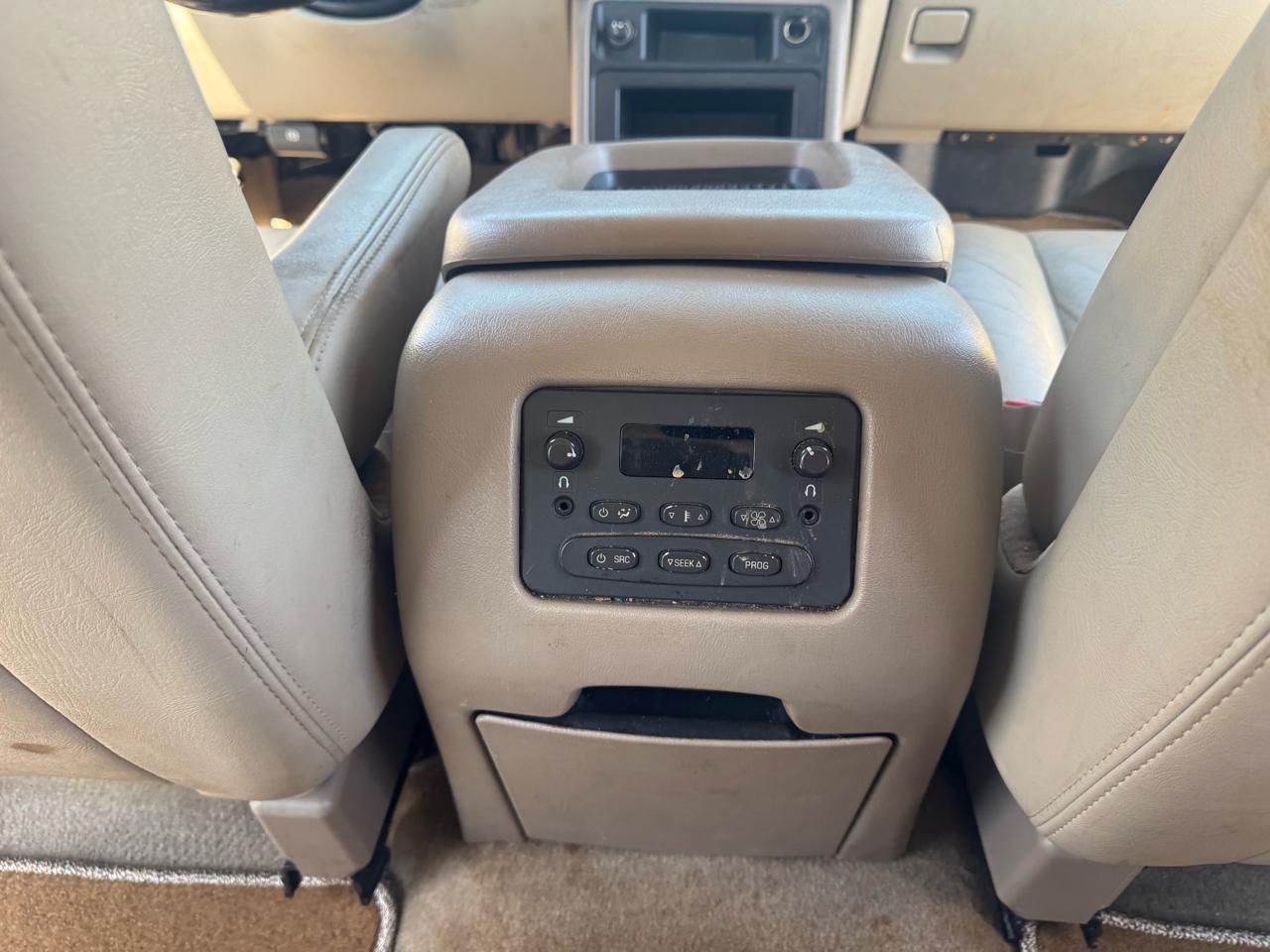 Chevrolet Tahoe 4dr 1500 4WD LT 2004