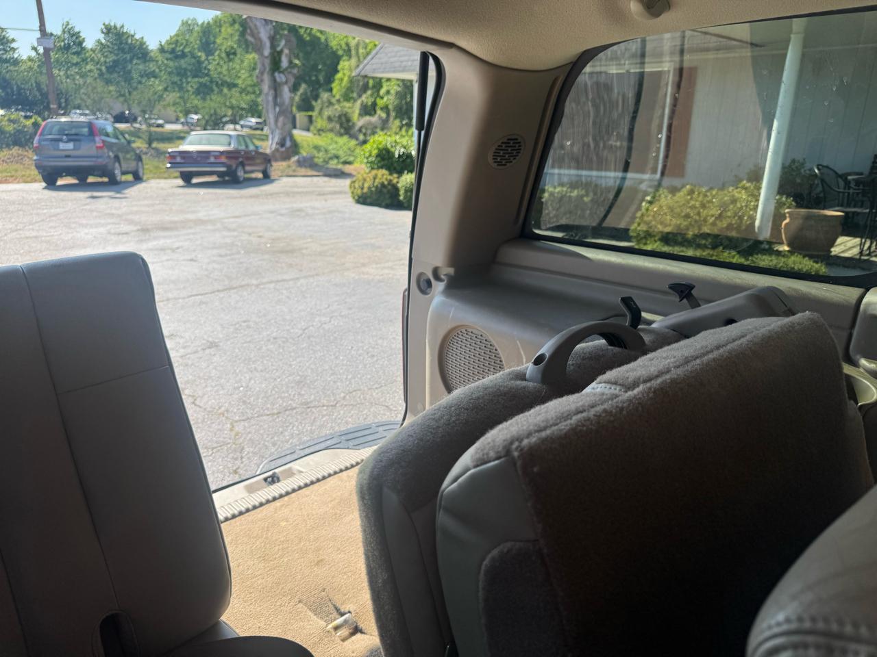 Chevrolet Tahoe 4dr 1500 4WD LT 2004