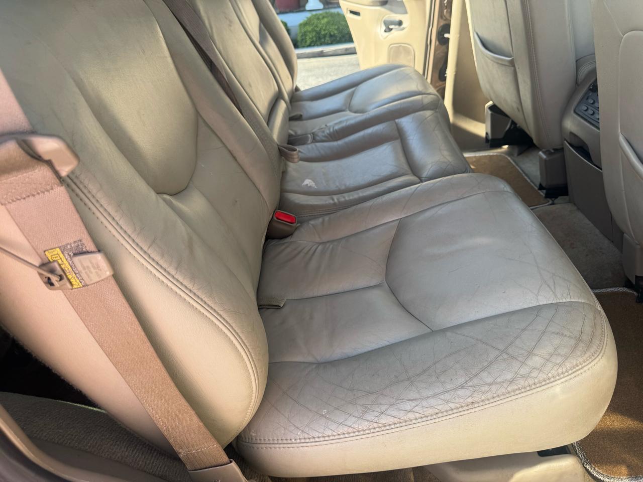 Chevrolet Tahoe 4dr 1500 4WD LT 2004