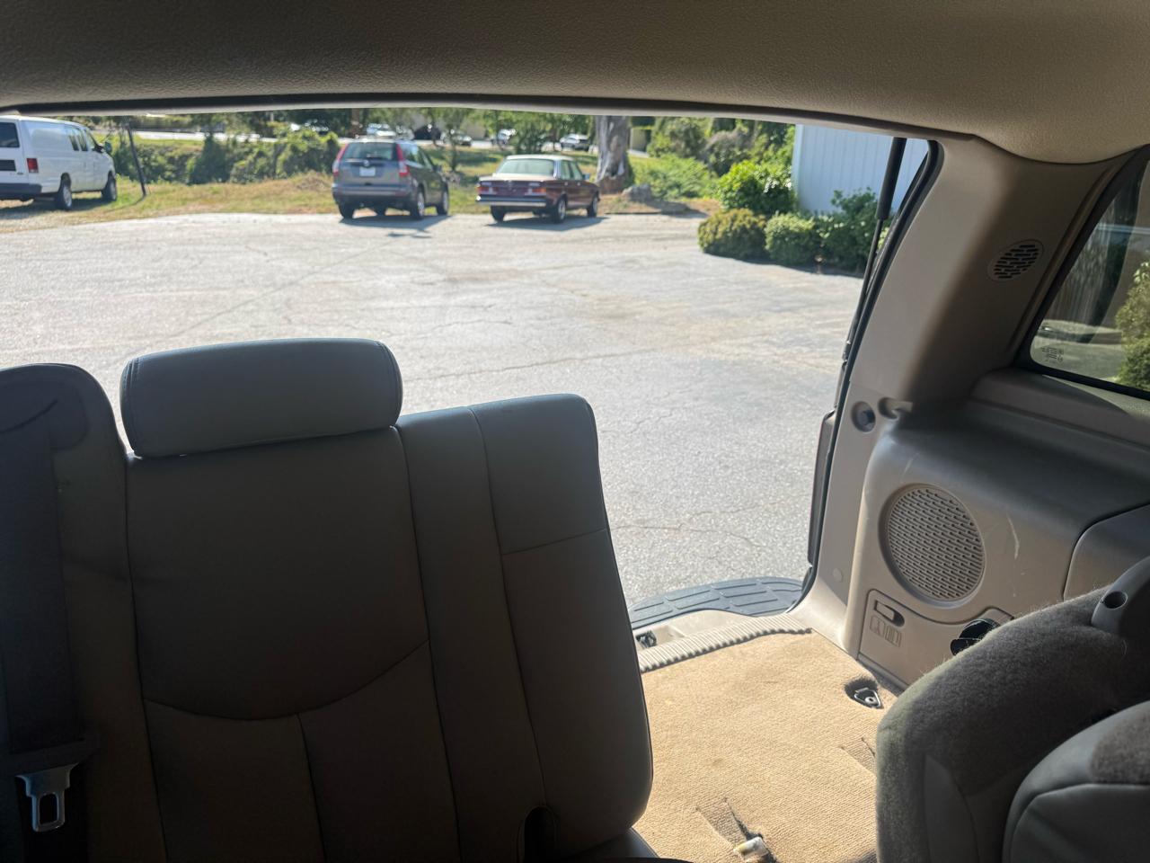 Chevrolet Tahoe 4dr 1500 4WD LT 2004