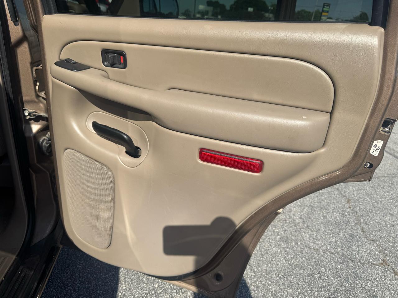 Chevrolet Tahoe 4dr 1500 4WD LT 2004