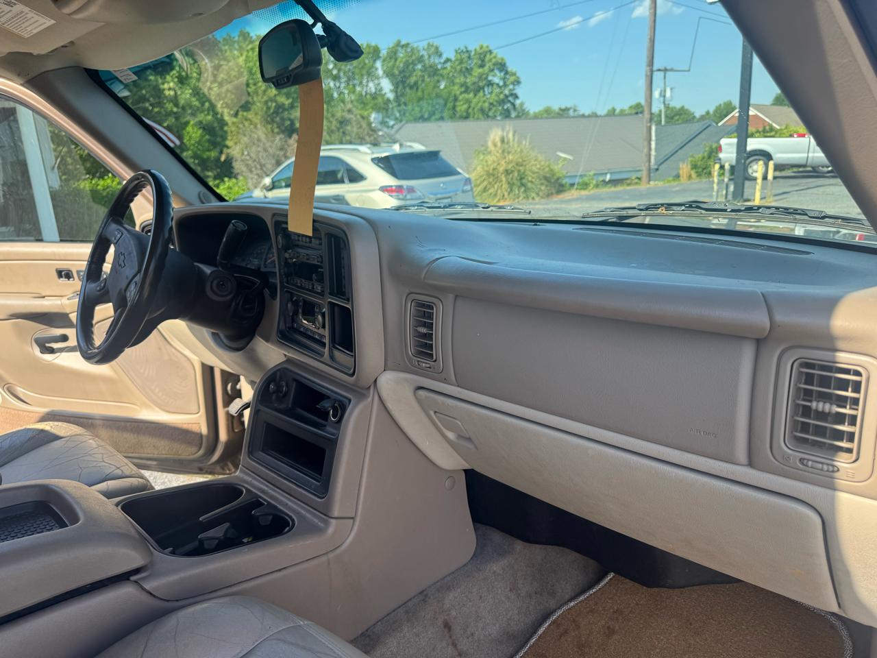 Chevrolet Tahoe 4dr 1500 4WD LT 2004