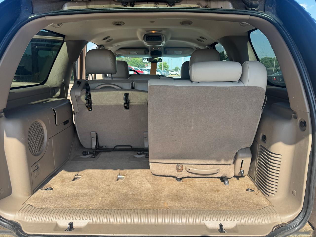 Chevrolet Tahoe 4dr 1500 4WD LT 2004