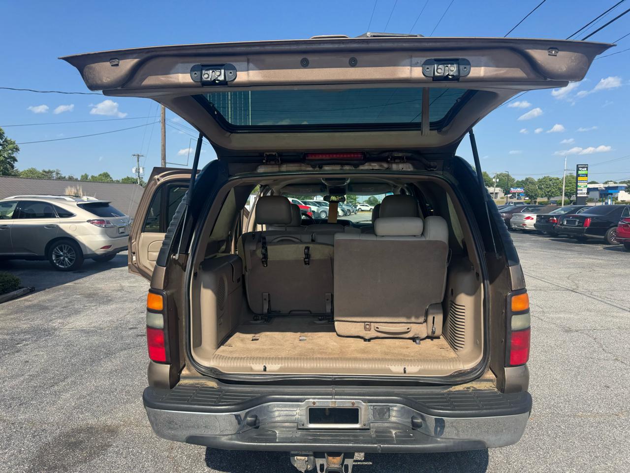 Chevrolet Tahoe 4dr 1500 4WD LT 2004