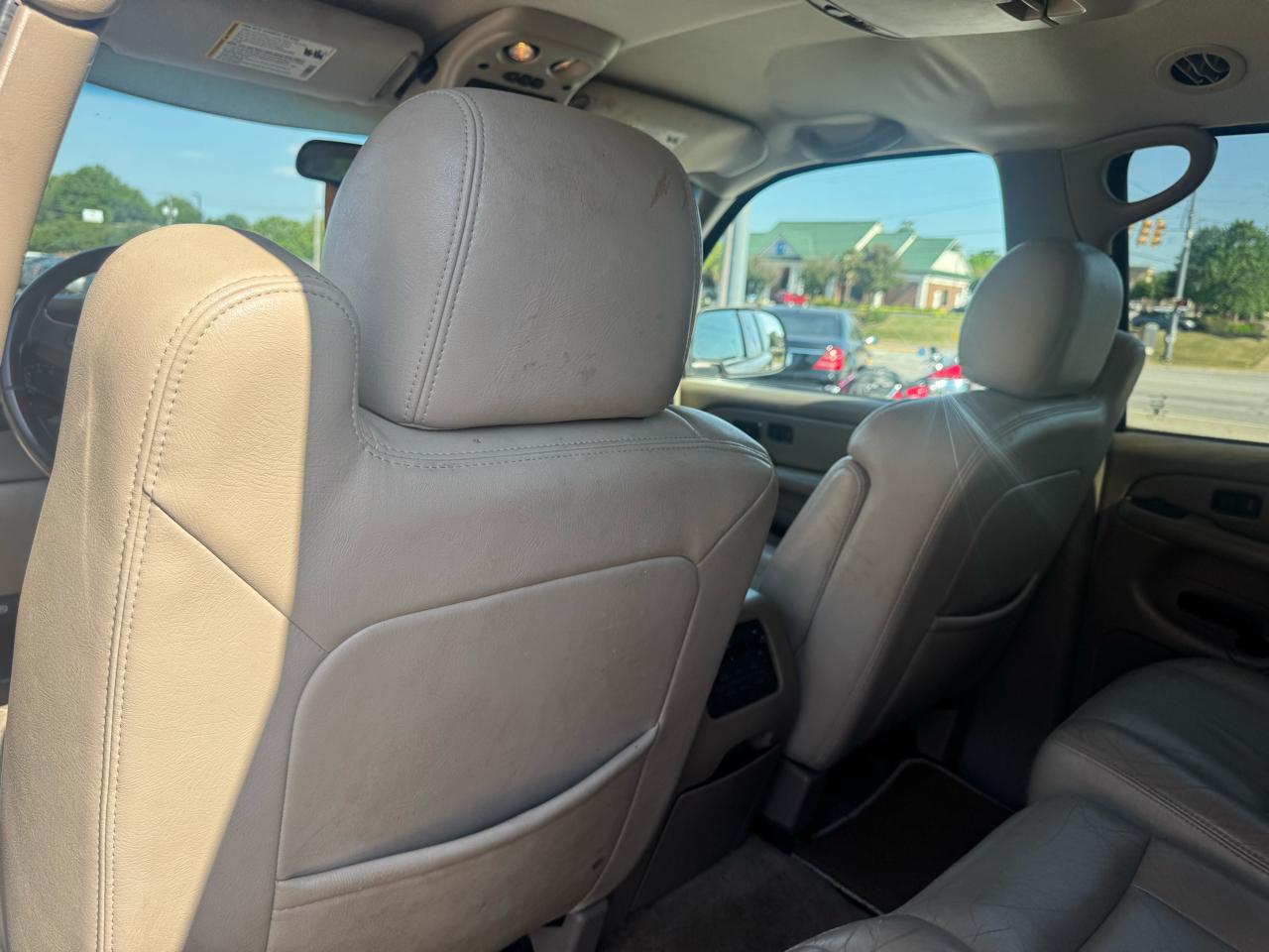 Chevrolet Tahoe 4dr 1500 4WD LT 2004