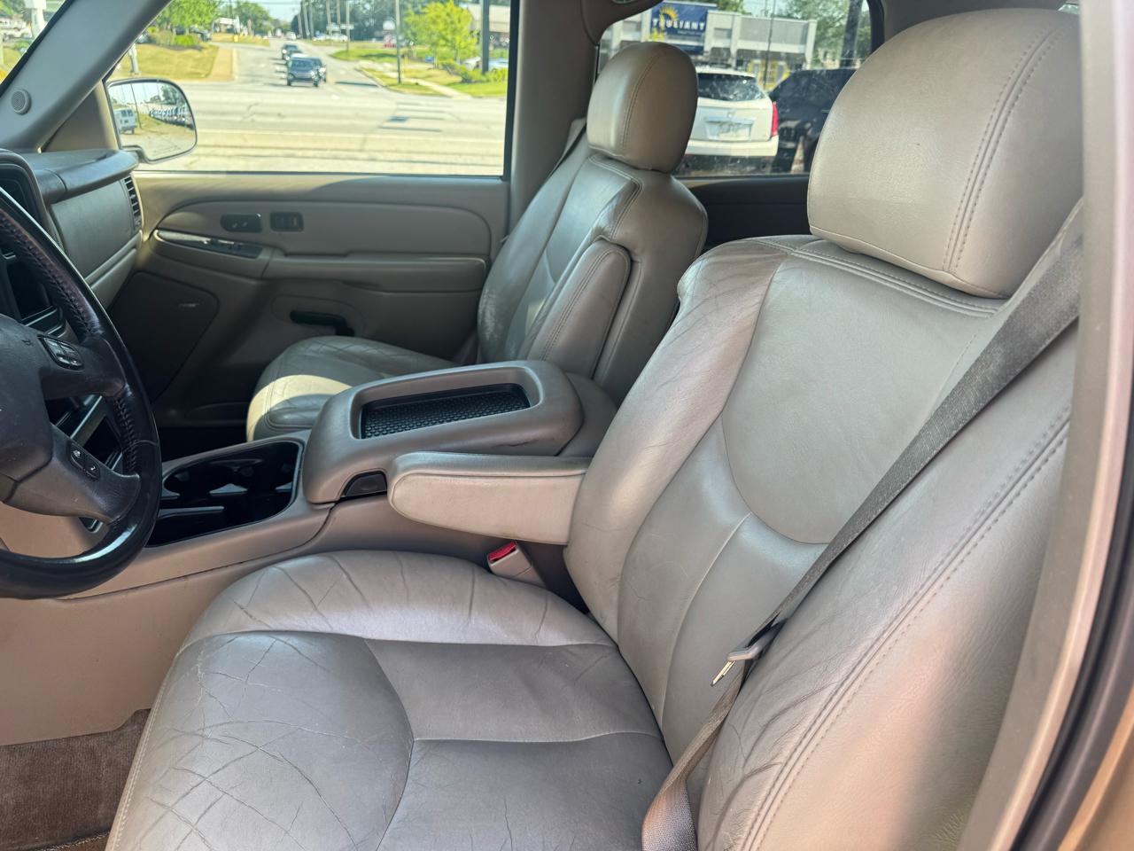 Chevrolet Tahoe 4dr 1500 4WD LT 2004