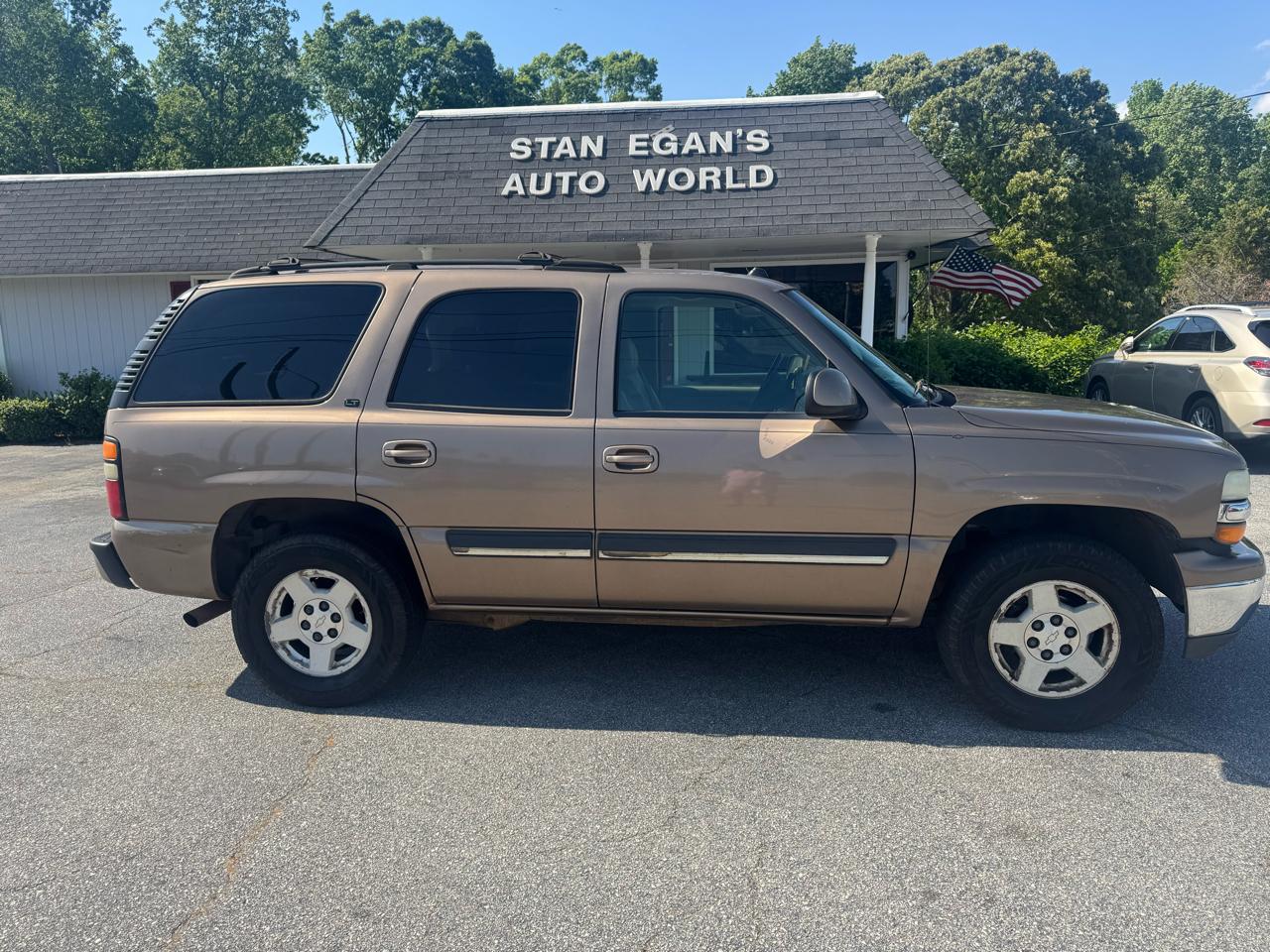 Chevrolet Tahoe 4dr 1500 4WD LT 2004
