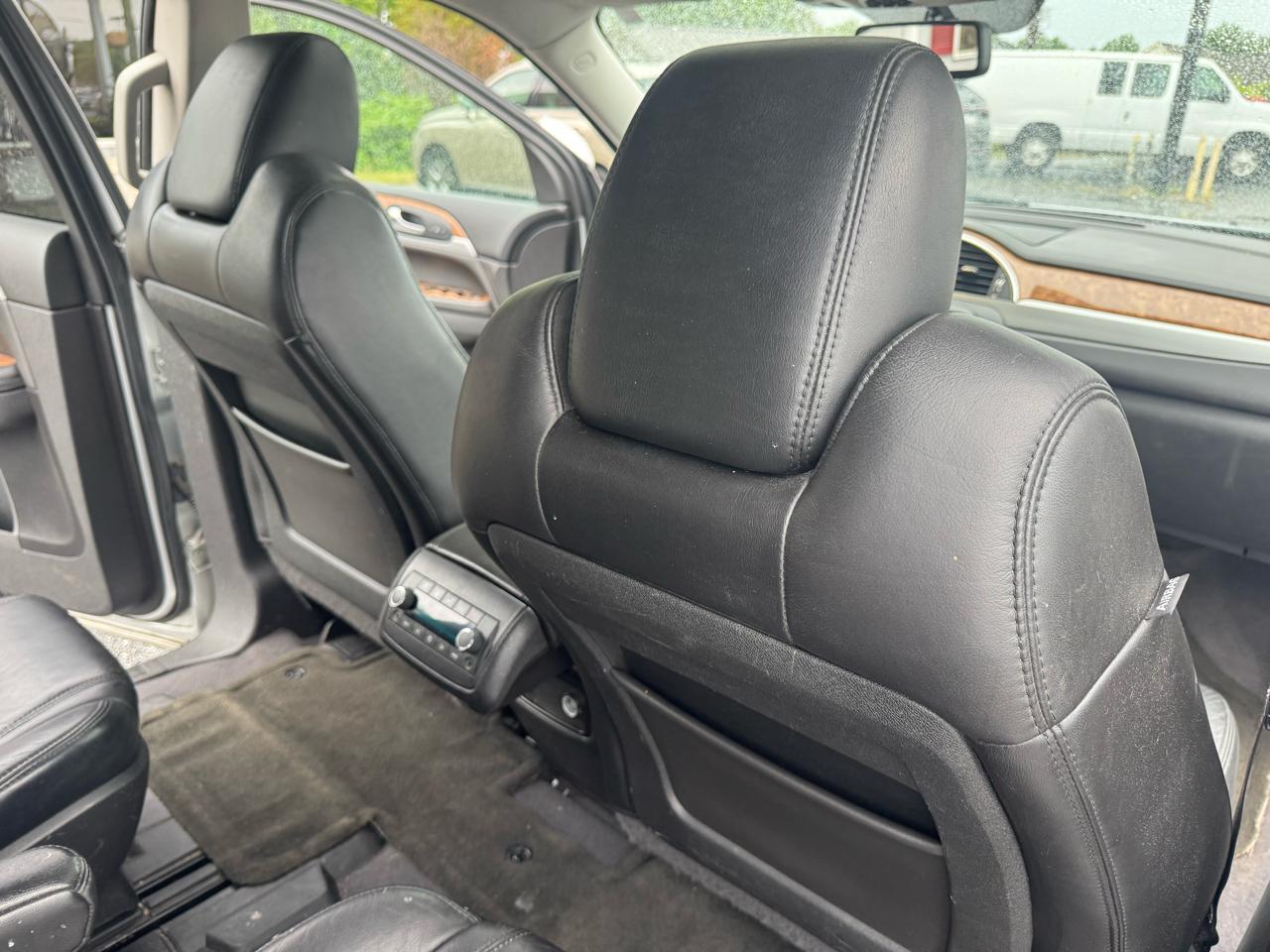 Buick Enclave AWD 4dr CXL-1 2011