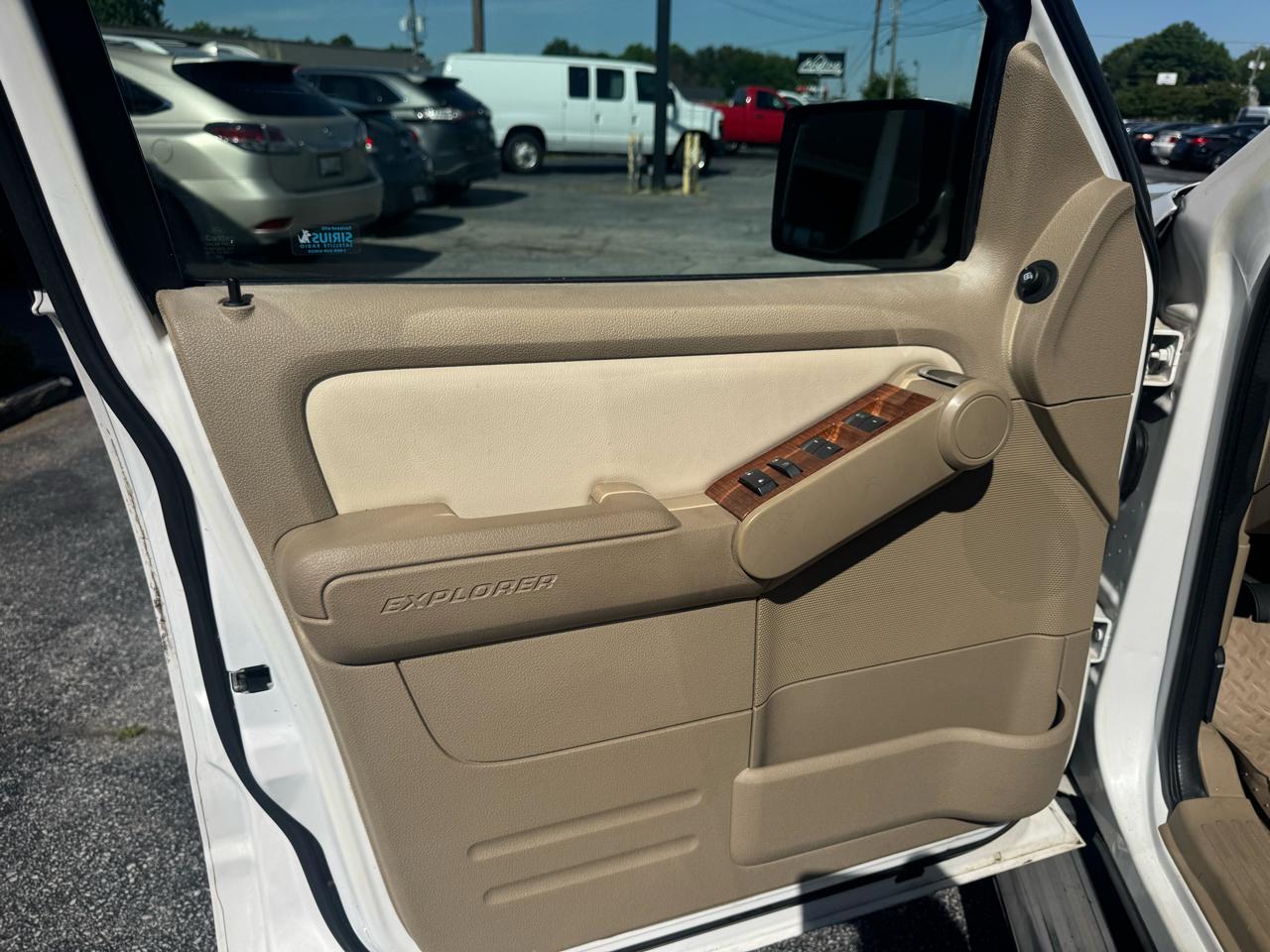 Ford Explorer 4WD 4dr Eddie Bauer 2010