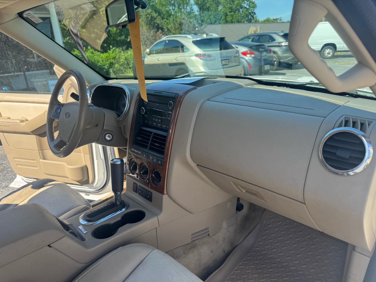 Ford Explorer 4WD 4dr Eddie Bauer 2010