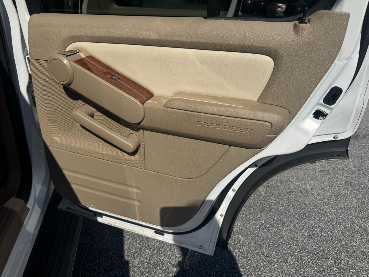 Ford Explorer 4WD 4dr Eddie Bauer 2010