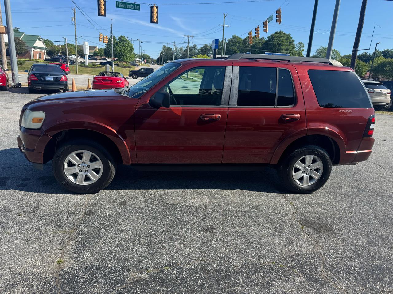 Ford Explorer RWD 4dr XLT 2010