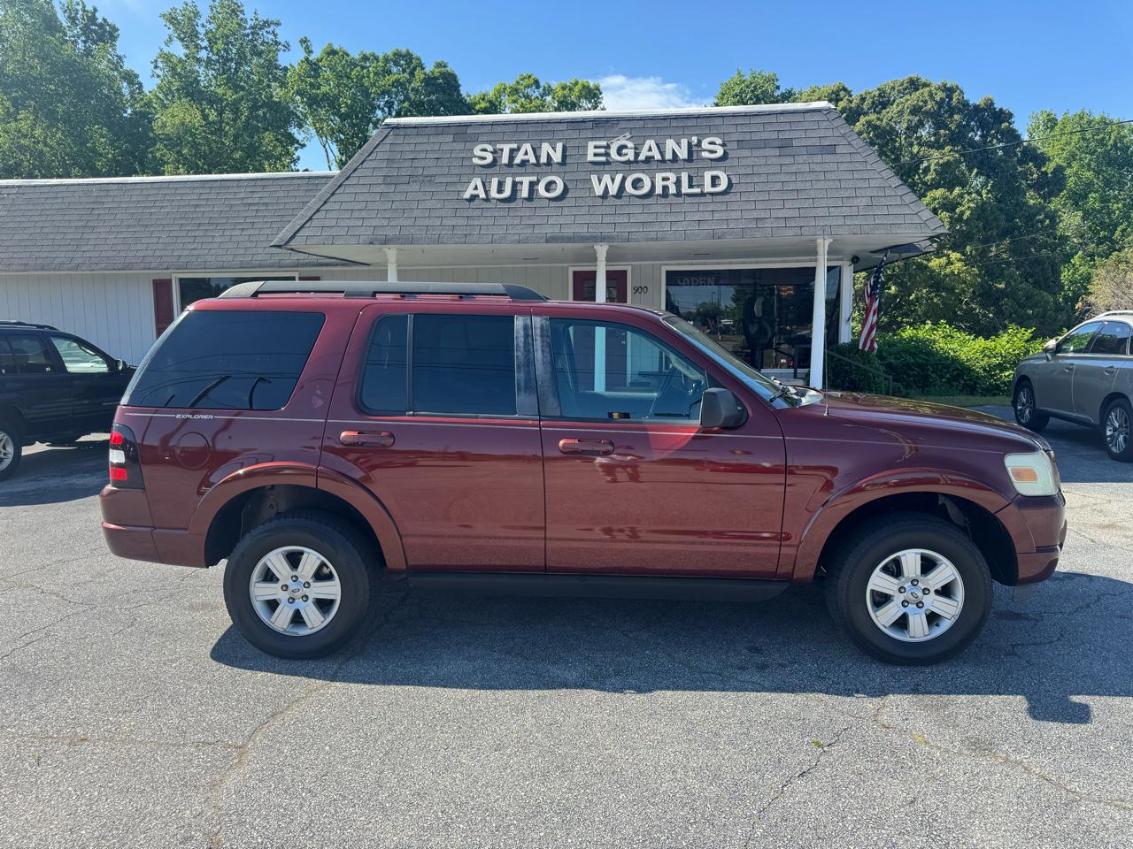 Ford Explorer RWD 4dr XLT 2010