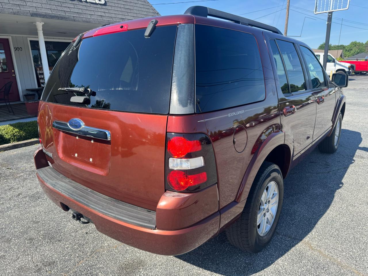 Ford Explorer RWD 4dr XLT 2010