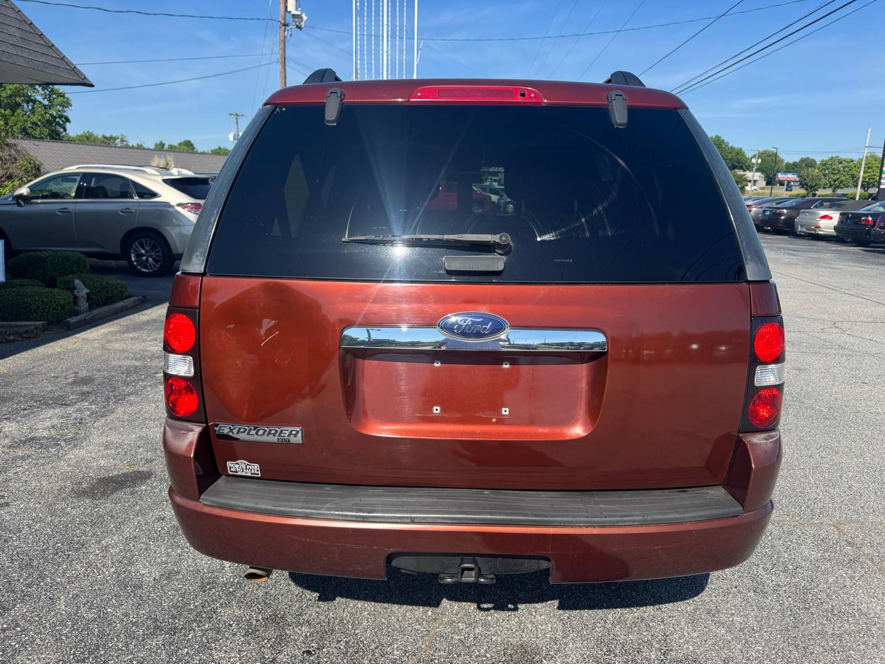 Ford Explorer RWD 4dr XLT 2010